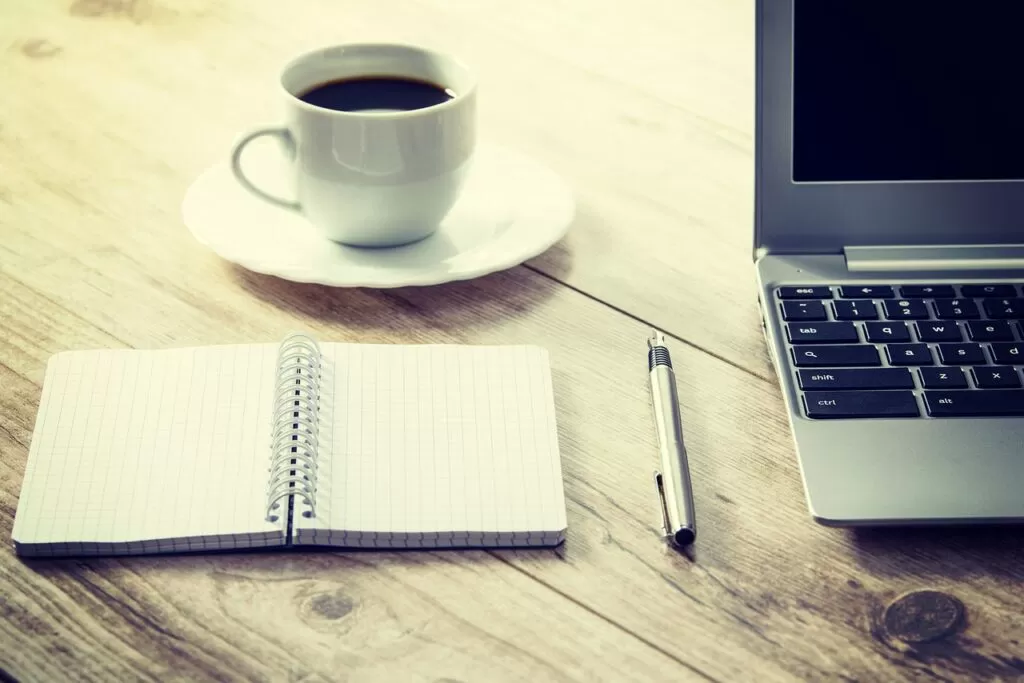 Consejos para organizar tu espacio de trabajo en casa
